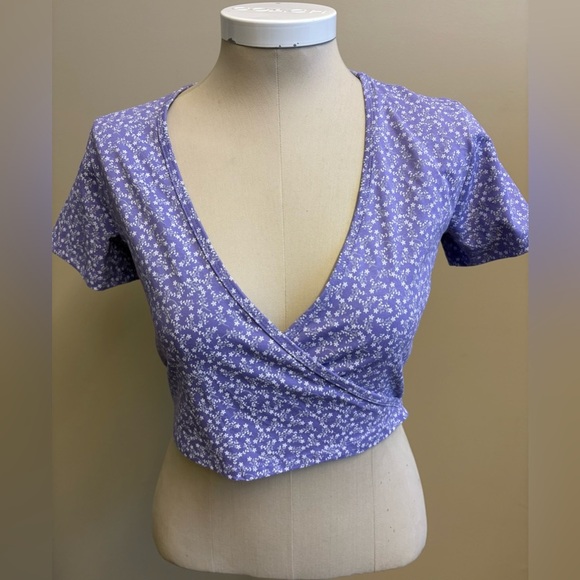 NWT No Boundaries Purple Short Sleeve coquette Wrap Crop Top women's teen Large - Picture 2 of 10